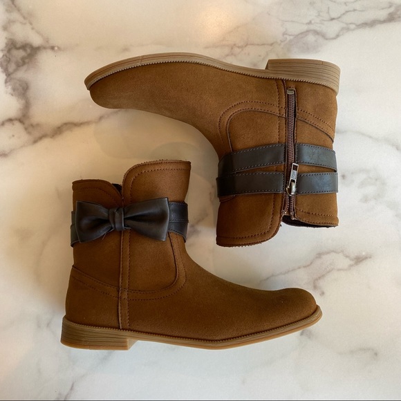 UGG Cognac Joanie Bow Faux Leather Bootie Kids Size 5 Womens Size 7 - Picture 2 of 16